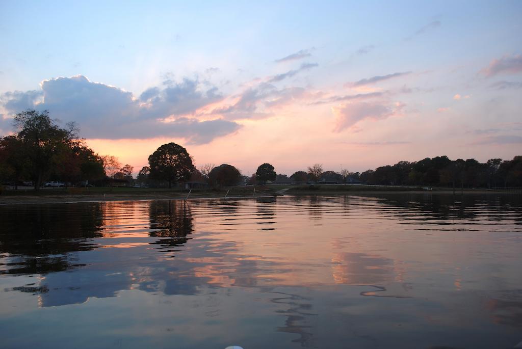 Lake Fork Marina & Motel Gunter Eksteriør bilde