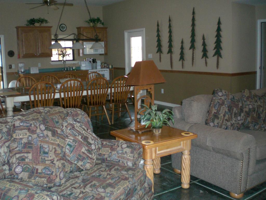 Lake Fork Marina & Motel Gunter Eksteriør bilde